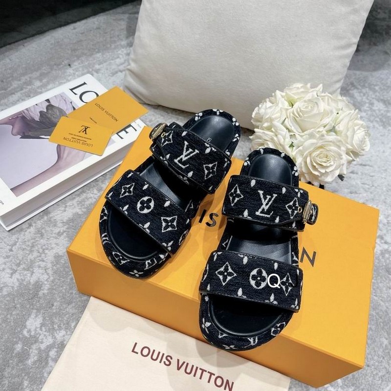 LV Women's Slippers 197